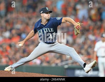 Houston, Usa. 11. Oktober 2022. Seattle Mariners Relief Pitcher Matt Brash wirft im sechsten Inning gegen die Houston Astros während des Spiels eins einer American League Division Series im Minute Maid Park in Houston, Texas am Dienstag, 11. Oktober 2022. Foto von Maria Lysaker/UPI Kredit: UPI/Alamy Live News Stockfoto