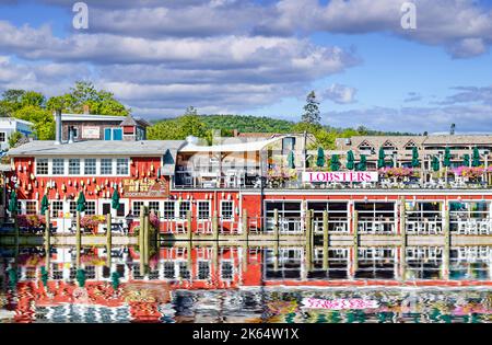 BAR HARBOR, MAINE - 1. September 2022: Bar Harbor, an der Küste von Maine, hat eine Bevölkerung von nur 5.000, aber Kreuzschiffe bringen 250.000 Touristen ein Stockfoto