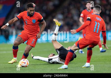 Reece James aus England gewinnt den Ball von Leroy Sane aus Deutschland während des UEFA Nations League-Spiels zwischen England und Deutschland im Wembley Stadium, London am Montag, 26.. September 2022. (Kredit: Pat Scaasi | MI Nachrichten) Kredit: MI Nachrichten & Sport /Alamy Live Nachrichten Stockfoto