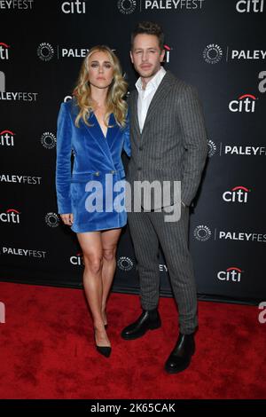 Melissa Roxburgh und Josh Dallas nehmen am 11. Oktober 4 2022 im Paley Museum in New Yor an der Vorführung der „Manifest“-Saison 2022 Teil Stockfoto