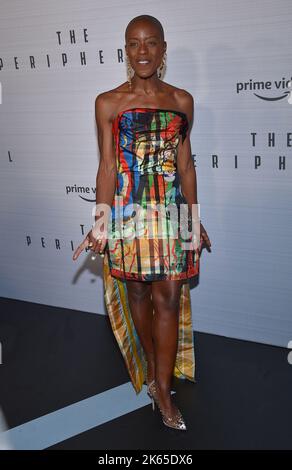 Los Angeles, Kalifornien, USA. 11. Oktober 2022. T'Nia Miller bei der Ankunft im ‘The Peripheral’ Los Angeles Premiere im Ace Hotel am 11. Oktober 2022 in Los Angeles, CA. © OConnor/AFF-USA.com Quelle: AFF/Alamy Live News Stockfoto