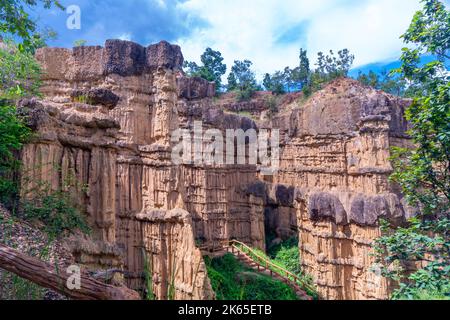 PHA Chor das natürliche Phänomen erodierter Bodensäulen im Mae Wang Nationalpark, Doi Lo Bezirk, Chiang Mai, Thailand Stockfoto