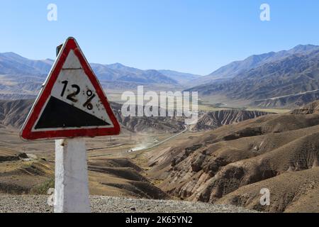 Kalmak Ashuu Pass, Song Kul, Terskey Ala-too Range, Tien Shan Mountains, Naryn Region, Kirgisistan, Zentralasien Stockfoto