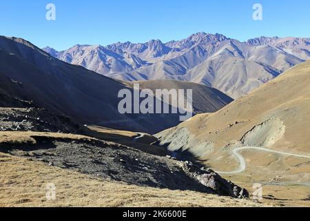 Kalmak Ashuu Pass, Song Kul, Terskey Ala-too Range, Tien Shan Mountains, Naryn Region, Kirgisistan, Zentralasien Stockfoto