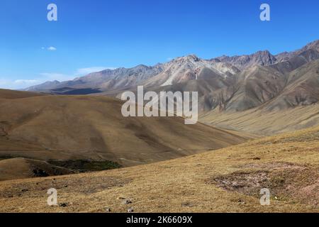 Kalmak Ashuu Pass, Song Kul, Terskey Ala-too Range, Tien Shan Mountains, Naryn Region, Kirgisistan, Zentralasien Stockfoto