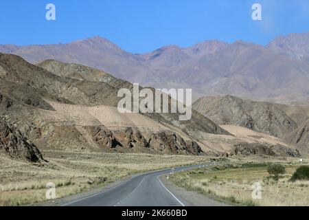 Kalmak Ashuu Pass, Song Kul, Terskey Ala-too Range, Tien Shan Mountains, Naryn Region, Kirgisistan, Zentralasien Stockfoto