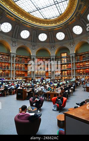 Paris (75) 2. Arrondissement. Wiedereröffnung des ovalen Raums der Nationalbibliothek von Richelieu im September 2022 nach 10 Jahren Arbeit Stockfoto