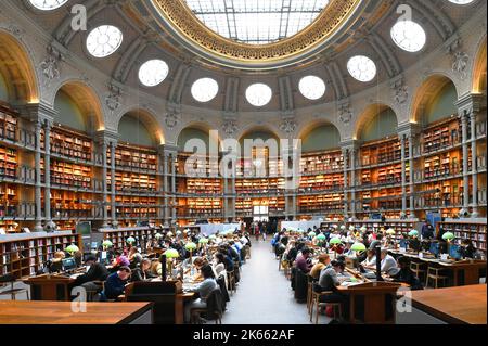 Paris (75) 2. Arrondissement. Wiedereröffnung des ovalen Raums der Nationalbibliothek von Richelieu im September 2022 nach 10 Jahren Arbeit Stockfoto