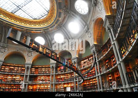 Paris (75) 2. Arrondissement. Wiedereröffnung des ovalen Raums der Nationalbibliothek von Richelieu im September 2022 nach 10 Jahren Arbeit Stockfoto