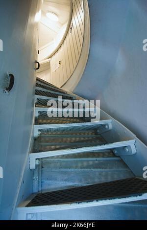 Im Inneren der Leuchtturmtreppe des Kagnas Leuchtturms bei Sonderborg Stockfoto