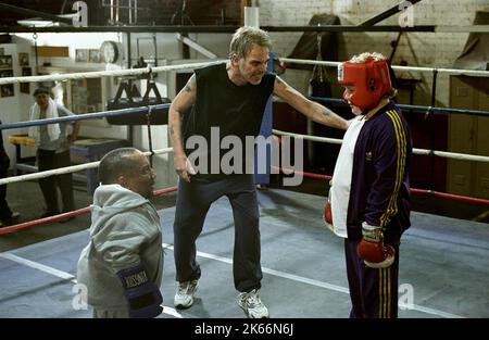 TONY COX, Billy Bob Thornton, BRETT KELLY, BAD SANTA, 2003 Stockfoto