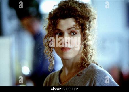 BERNADETTE PETERS, SIE FÜHRT IN DER FAMILIE, 2003 Stockfoto