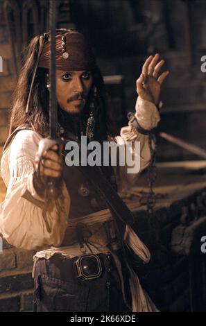 JOHNNY DEPP, PIRATEN DER KARIBISCHEN MEERE: DER FLUCH DER BLACK PEARL, 2003 Stockfoto