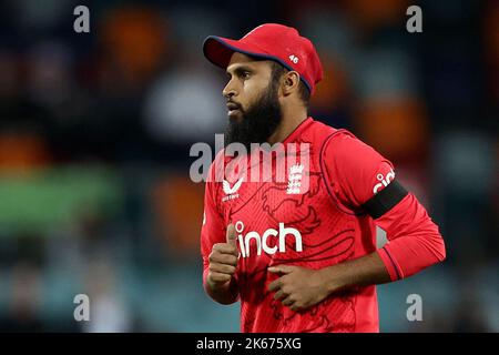 Adil Rashid aus England beim Spiel Dettol T20I Series 2 von 3 zwischen Australien und England im Manuka Oval, Canberra, Australien. 12. Oktober 2022. (Foto von Patrick Hoelscher/News Images) in Canberra, Australien am 8/13/2022. (Foto von Patrick Hoelscher/News Images/Sipa USA) Quelle: SIPA USA/Alamy Live News Stockfoto