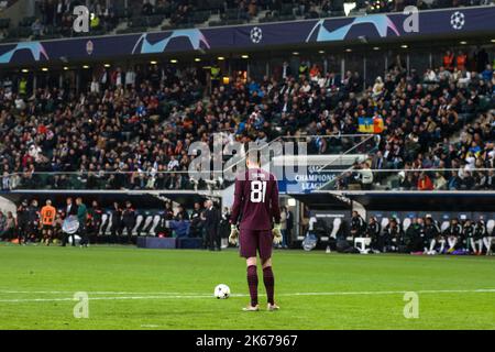 Warschau, Polen. 11. Oktober 2022. Anatolii Trubin von Shakhtar Donezk im Einsatz während des UEFA Champions League 2022/23 Group F Fußballspiels zwischen Shakhtar Donezk und dem FC Real Madrid im Marschall Jozef Pilsudski Legia Warsaw Municipal Stadium. Endergebnis; Shakhtar Donetsk 1:1 Real Madrid. (Foto von Attila Husejnow/SOPA Images/Sipa USA) Quelle: SIPA USA/Alamy Live News Stockfoto