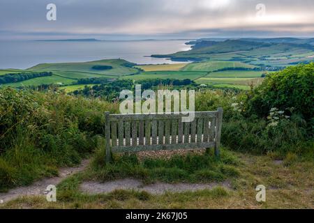 Blick von Swyre Head der höchste Punkt der Isle of Purbeck mit Blick auf die Kimmeridge Bay in Dorset, England, Großbritannien Stockfoto