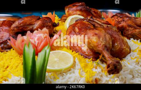 Arabian Rösted Full Chicken Biryani Stockfoto