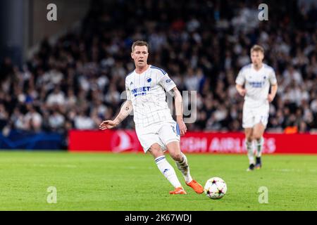 Kopenhagen, Dänemark. 11. Oktober 2022. Lukas Lerager (12) vom FC Kopenhagen beim UEFA Champions League-Spiel zwischen dem FC Kopenhagen und Manchester City im Park in Kopenhagen. (Foto: Gonzales Photo/Alamy Live News Stockfoto