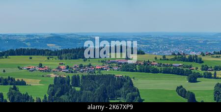 Das kleine Dorf Moosbach am Rottachsee im Oberallgäu Stockfoto