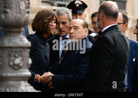 Rom, Italien. 12. Oktober 2022. Silvio Berlusconi tritt in den Palazzo Madama ein, nachdem er bei den letzten Wahlen vom 26. September 2022 gewählt wurde.Quelle: Live Media Publishing Group/Alamy Live News Stockfoto