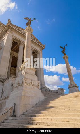 Der majestätische Altar des Vaterlandes in Rom: Er ist das Wahrzeichen Italiens in der Welt, Symbol des Wandels, des Risorgimento und der Verfassung. Stockfoto