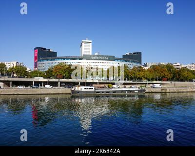 Maison de la Radio, „Maison ronde“ („das runde Haus“), Sitz von Radio France, 16. Arrondissement von Paris in der Nähe des Eiffelturms. Stockfoto