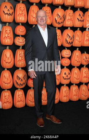 11. Oktober 2022, Los Angeles, Kalifornien, USA: LOS ANGELES - Okt 11: James Jude Courtney bei der Weltpremiere von Halloween endet am 11. Oktober 2022 im TCL Chinese Theatre IMAX in Los Angeles, CA. (Bild: © Nina Prommer/ZUMA Press Wire) Stockfoto