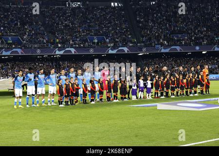 Neapel, Italien. 12. Oktober 2022. NEAPEL - Line-up während der UEFA Champions League Group Ein Spiel zwischen SSC Napoli und Ajax Amsterdam im Stadio Diego Armando Maradona am 12. Oktober 2022 in Neapel, Italien. ANP MAURICE VAN STEEN Kredit: ANP/Alamy Live Nachrichten Stockfoto