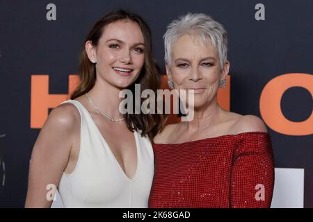 11. Oktober 2022, Los Angeles, Kalifornien, USA: ANDI MATICHAK und JAMIE LEE CURTIS bei der Weltpremiere von Halloween endet im TCL Chinese Theatre IMAX in Los Angeles, CA. (Bild: © Nina Prommer/ZUMA Press Wire) Stockfoto