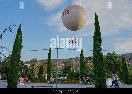 Rike Park, Stadtpark und Erholungsgebiet, Fesselballon, Luftballon Tiflis, Tiflis, Georgien Stockfoto