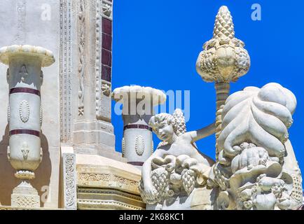 Der Luceros-Brunnen. Alicante, Spanien. Die Skulptur befindet sich auf dem Luceros plaza oder dem Platz und ist eine Touristenattraktion. Stockfoto