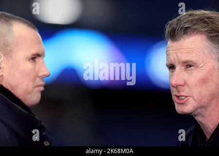 BT Sport macht Kenny Miller (links) und Steve McManaman während des Spiels der UEFA Champions League Group A im Ibrox Stadium, Glasgow, bekannt. Bilddatum: Mittwoch, 12. Oktober 2022. Stockfoto