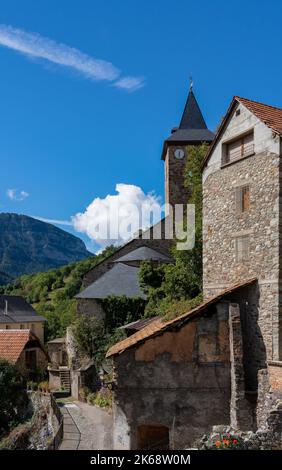 Traditionelle spanische Bergwohnungen, Pyrenäen, Spanien Stockfoto