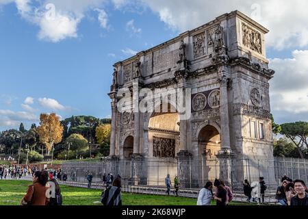 ROM, ITALIEN - 01. DEZEMBER 2019: Konstantinsbogen von Rom in Italien Stockfoto