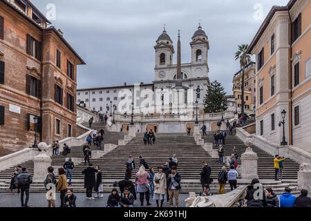 ROM, ITALIEN - 02. DEZEMBER 2019: Die spanische Treppe in Rom, Italien Stockfoto