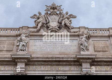 ROM, ITALIEN - 02. DEZEMBER 2019: Details des Trevi-Brunnens (Fontana di Trevi) in Rom, Italien Stockfoto