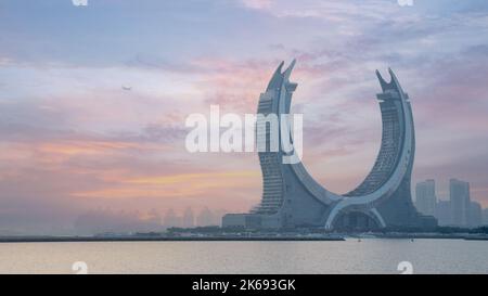 Lusail, Katar- 19. Oktober 2021: Die schöne, neu entstehende Stadt mit Halbmondwohnungen und Hotels, Stockfoto