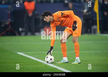 Goalwart Yassine BOUNOU, BONO, (SEV), Aktion, Einzelaktion, Fußball Champions League, Vorrunde 4. Spieltag, Borussia Dortmund (DO) - FC Sevilla 1: 1, am 11.. Oktober 2022 in Dortmund/Deutschland. © Stockfoto