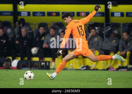 Goalwart Yassine BOUNOU, BONO, (SEV), Aktion, Einzelaktion, Fußball Champions League, Vorrunde 4. Spieltag, Borussia Dortmund (DO) - FC Sevilla 1: 1, am 11.. Oktober 2022 in Dortmund/Deutschland. © Stockfoto