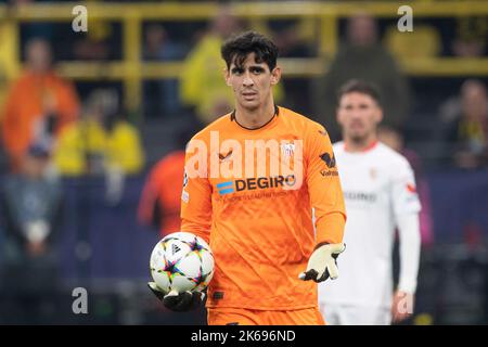 Goalwart Yassine BOUNOU, BONO, (SEV), Aktion, Einzelaktion, Fußball Champions League, Vorrunde 4. Spieltag, Borussia Dortmund (DO) - FC Sevilla 1: 1, am 11.. Oktober 2022 in Dortmund/Deutschland. © Stockfoto