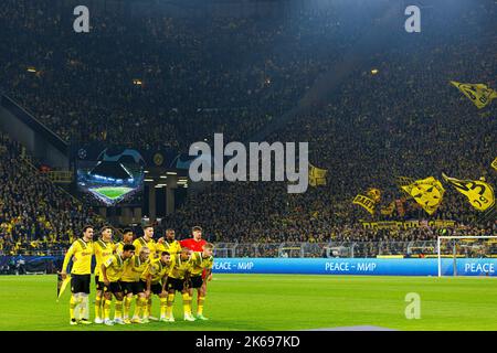 Dortmund, Deutschland. 06. Sep, 2022. firo : 11.10.2022, Fußball, Fußball, CL, UEFA Champions League, Saison 2022/2023, Gruppenphase, Gruppe G, BVB, Borussia Dortmund - FC Sevilla das Team von Borussia Dortmund, Teamfoto Quelle: dpa/Alamy Live News Stockfoto