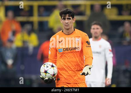 Goalwart Yassine BOUNOU, BONO, (SEV), Aktion, Einzelaktion, Fußball Champions League, Vorrunde 4. Spieltag, Borussia Dortmund (DO) - FC Sevilla 1: 1, am 11.. Oktober 2022 in Dortmund/Deutschland. © Stockfoto