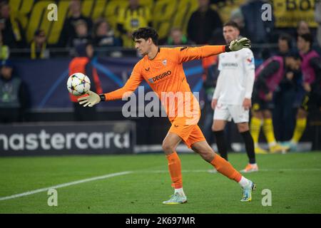 Goalwart Yassine BOUNOU, BONO, (SEV), Aktion, Einzelaktion, Fußball Champions League, Vorrunde 4. Spieltag, Borussia Dortmund (DO) - FC Sevilla 1: 1, am 11.. Oktober 2022 in Dortmund/Deutschland. © Stockfoto