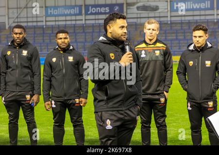 Warrington, Hes. Mittwoch, 12. Oktober 2022 - Warrington, cheshire, England - Warrington begrüßte das PNG International Rugby League Team formell in seiner Gemeinde und veranstaltete eine Begrüßungsveranstaltung im Halliwell Jones Stadium. Das Team ist hier, um an der Rugby-League-Weltmeisterschaft 2021 zu spielen, die durch die COVID-19-Pandemie verzögert wurde.Credit: John Hopkins/Alamy Live News Stockfoto