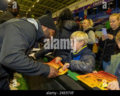 Warrington, Hes. Mittwoch, 12. Oktober 2022 - Warrington, cheshire, England - Warrington begrüßte das PNG International Rugby League Team formell in seiner Gemeinde und veranstaltete eine Begrüßungsveranstaltung im Halliwell Jones Stadium. Das Team ist hier, um an der Rugby-League-Weltmeisterschaft 2021 zu spielen, die durch die COVID-19-Pandemie verzögert wurde.Credit: John Hopkins/Alamy Live News Stockfoto