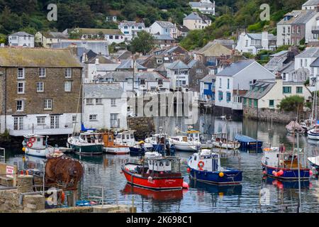 Hafen von Polperro, Fischerdorf, Cornwall Stockfoto