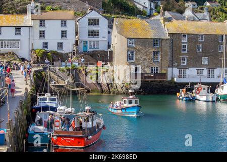 Hafen von Polperro, Fischerdorf, Cornwall Stockfoto