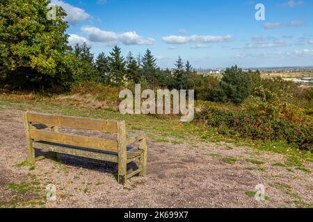 Landschaftlich reizvolle Aussicht auf die Landschaft der Lickey Hills im Herbst. Stockfoto