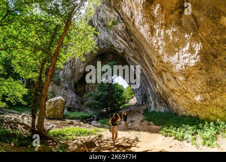 Die Prerasten von Vratna oder Vratna Gates sind drei Natursteinbrücken auf dem Miroc-Berg in Serbien Stockfoto