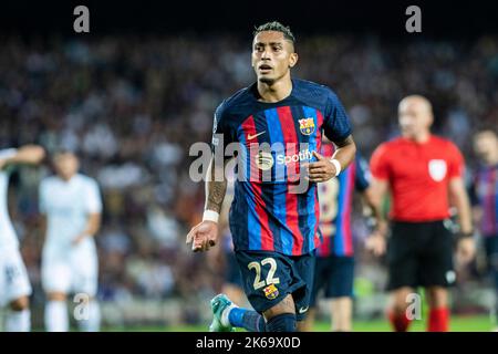 Barcelona, Spanien. 12.. Oktober 2022; Nou Camp, Barcelona, Spanien: Champions League Football, FC Barcelona gegen Inter Mailand: Raphinha vom FC Barcelona in Aktion Credit: Action Plus Sports Images/Alamy Live News Stockfoto